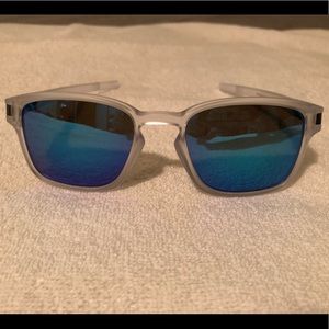 Oakley polarized blue lens frosted clear frame